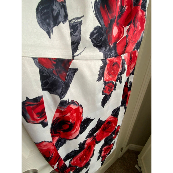 Joseph Ribkoff White Red Rose Floral Sheath Dress Size 8 - Picture 6 of 7